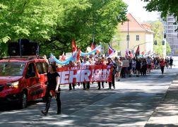Tag Der Arbeit Etwa 350 Menschen Bei Demo In Jena 06